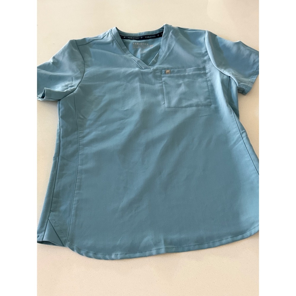 Fabletics XS Light Blue V-Neck Performance Scrub Top Chest Pocket Short Sleeve